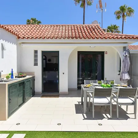 Central Bungalow With Communal Pool In Maspalomas Hotel