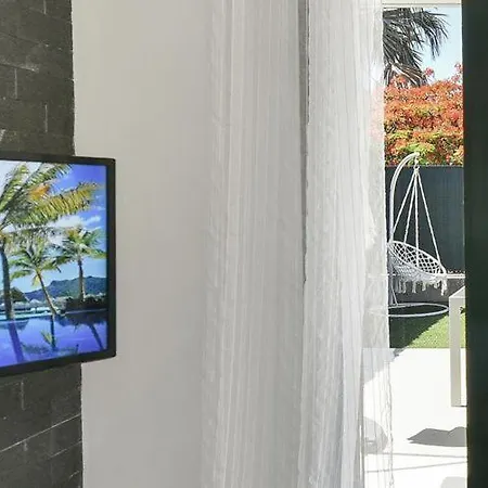 Central Bungalow With Communal Pool In Maspalomas 4*