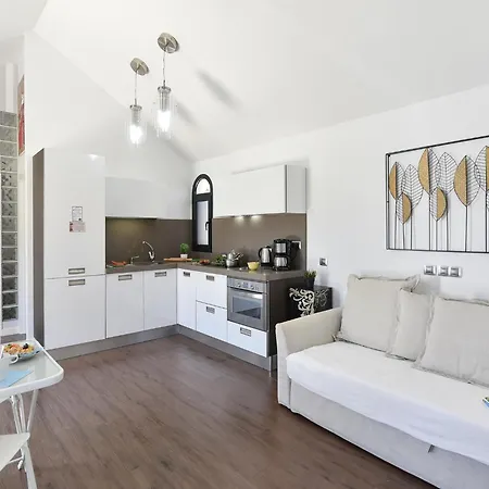 Hotel Central Bungalow With Communal Pool In Maspalomas