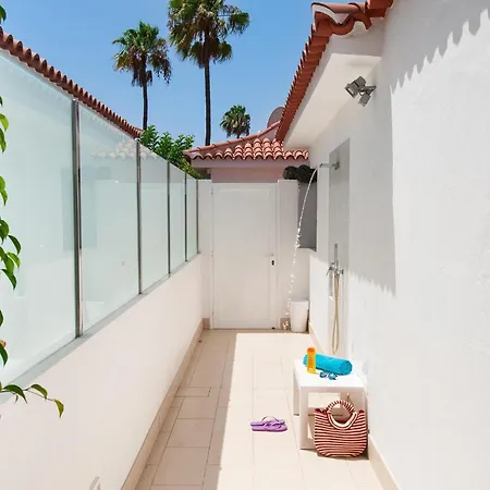 Central Bungalow With Communal Pool In Maspalomas 4*